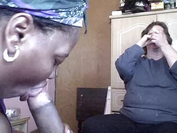 Mkundu na punda kubwa nyeusi na blowjob kutoka.