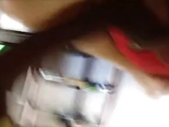 Tranny mweusi wa Kiafrika amrukia mjakazi 003.