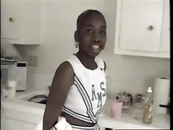 Mimi vijana kukupa horny black women maid outfit.