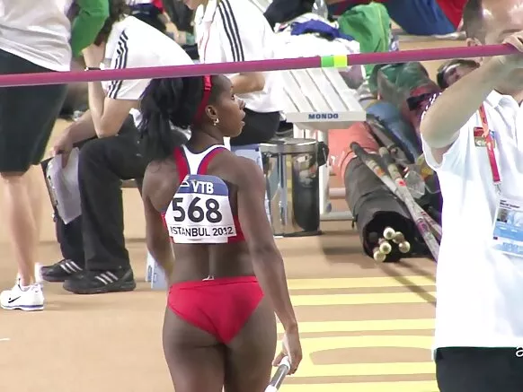 Yarisli Silva: Punda Mweusi Mrembo kwenye Pole Vault ya Olimpiki ya Cuba - Ameman.